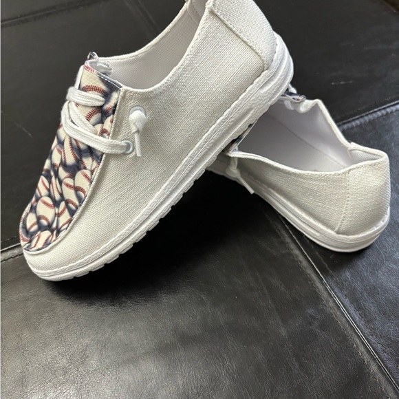 Women’s Baseball Slip On Shows Size 7 - Picture 2 of 4